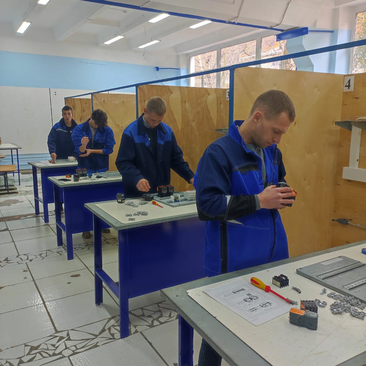 электрики-3
