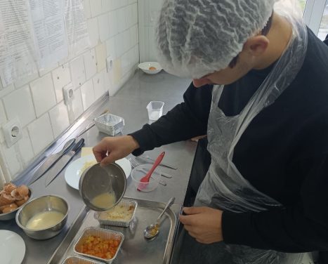 photo_5460741615250440627_y