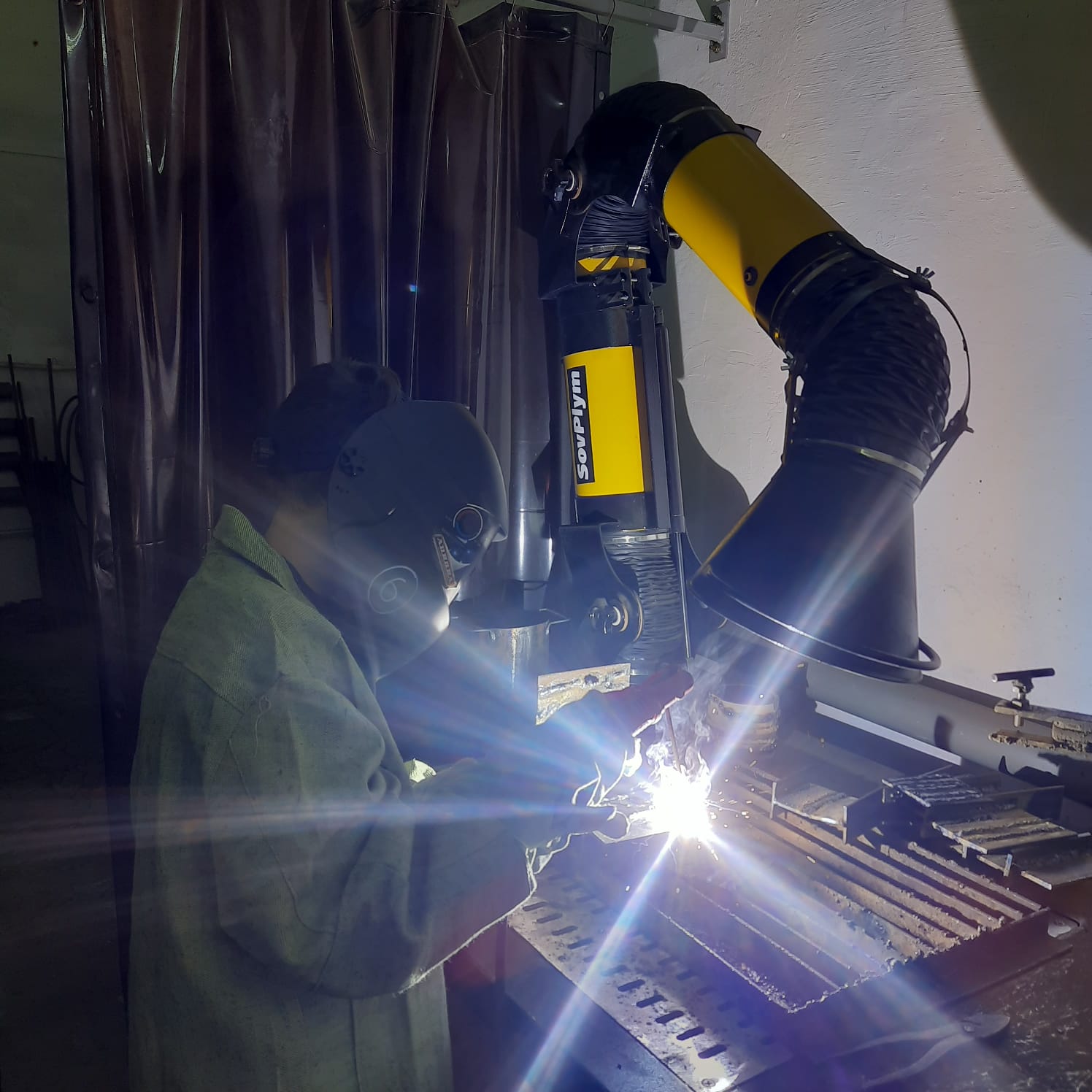 WhatsApp Image 2025-10-08 at 17.13.12 (1)